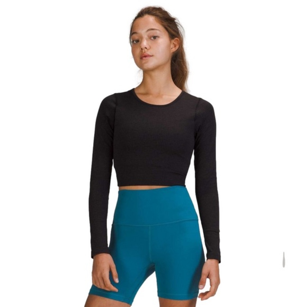 Aritzia TNA Sweatfleece Boyfriend Cropped Hoodie Womenss Medium